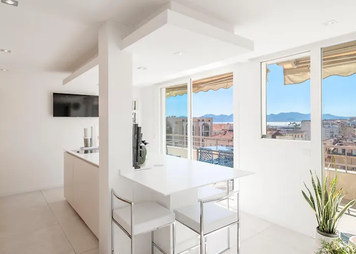 Ref 1957 - Croisette -sea View For Rent شقة كان