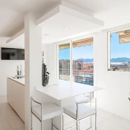 Ref 1957 - Croisette -sea View For Rent 아파트 칸느