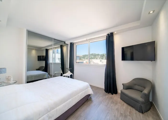 Ref 1957 - Croisette -sea View For Rent Apartment *